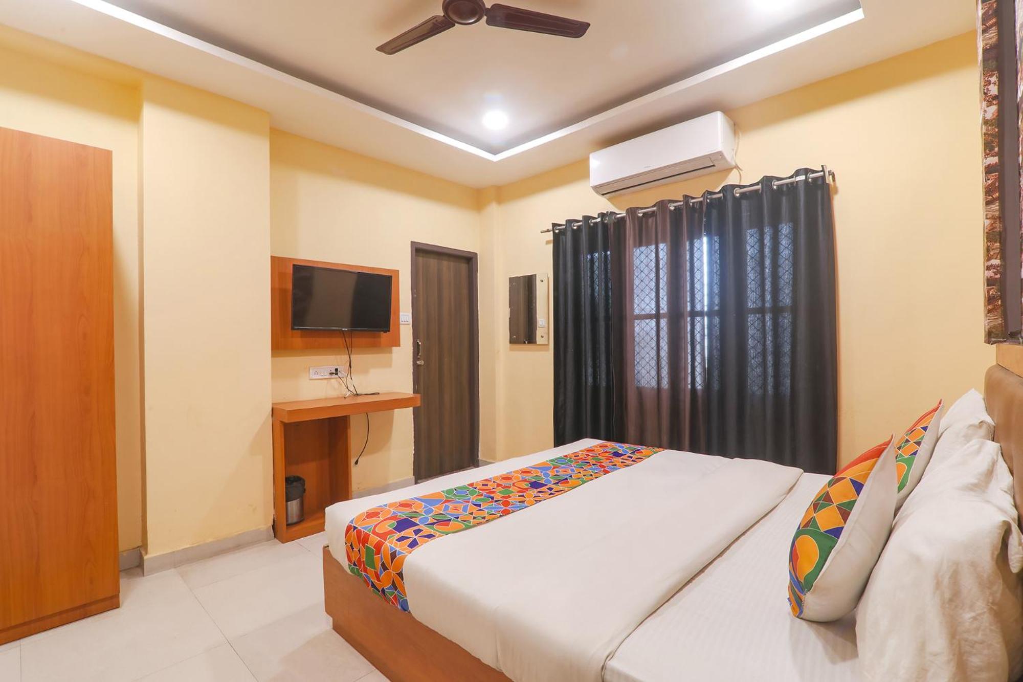 Fabhotel Swarn Banquet Kakarmatha エクステリア 写真
