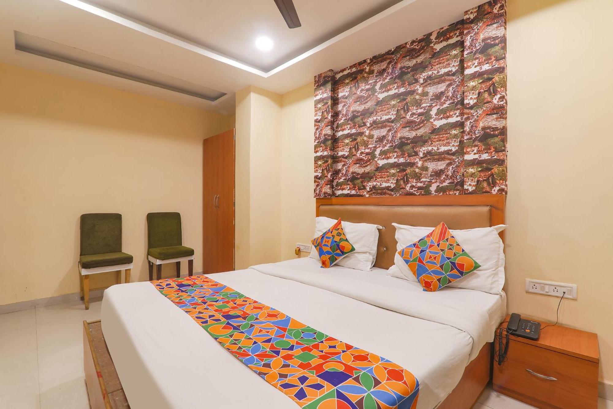 Fabhotel Swarn Banquet Kakarmatha エクステリア 写真