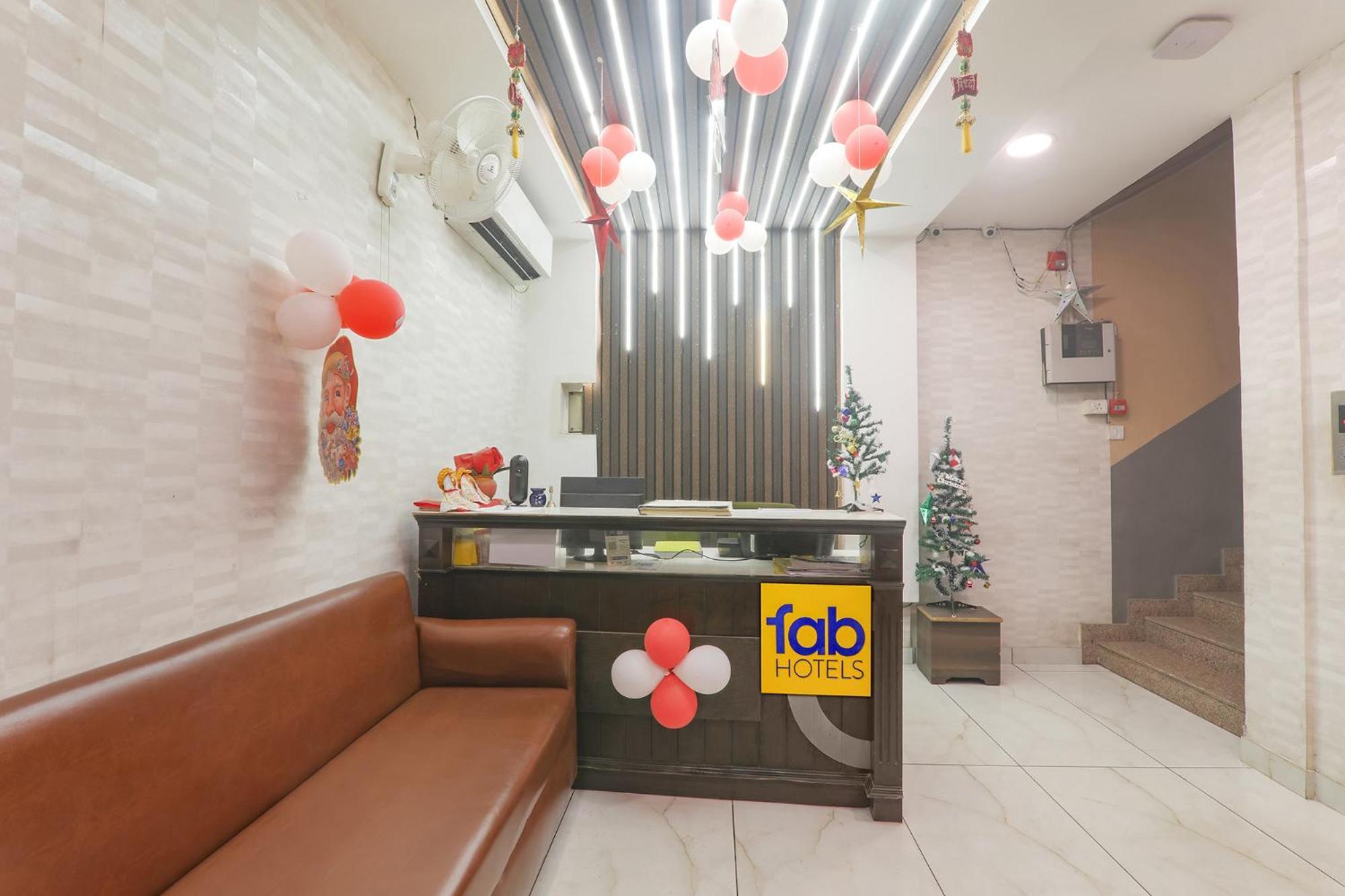 Fabhotel Swarn Banquet Kakarmatha エクステリア 写真